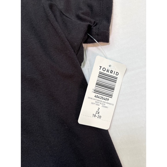 Torrid Womens NWT Black Slim Fit Crew Neck Tee Sun Floral Graphic Print Size 2X - Picture 7 of 10